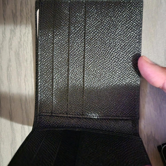 Authentic New Dolce &Gabbana Wallet - Picture 7 of 9